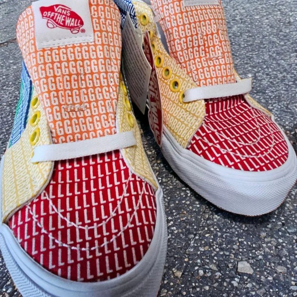 $6.49 SHIPPING Womans Vans Sk8-Mid Pride - Picture 2 of 9